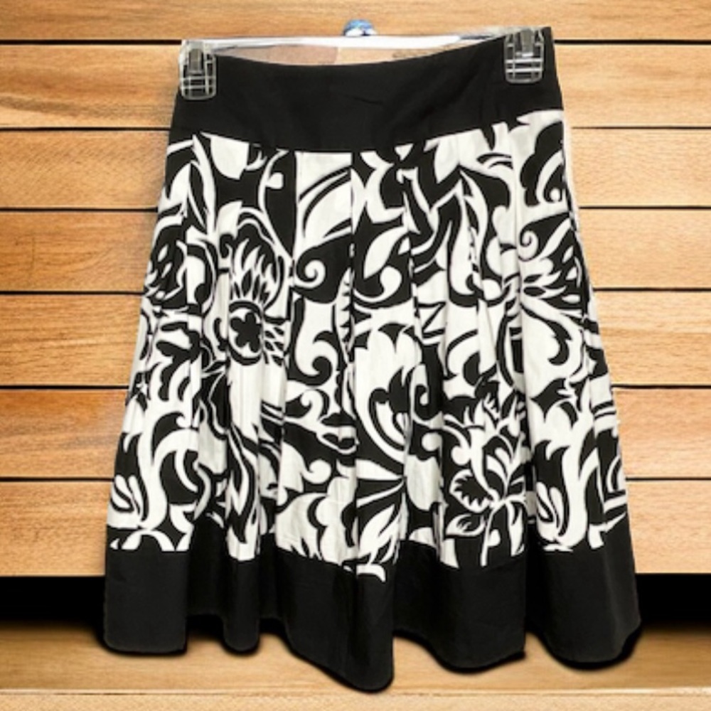 💚 CACHE SKIRT SIZE 6 BLACK & WHITE 21” LENGTH 🧡 GREAT CONDITION